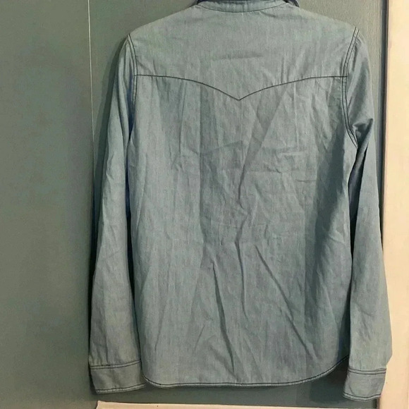 Roper women’s denim blue western style button up shirt size medium - like new - Picture 7 of 7